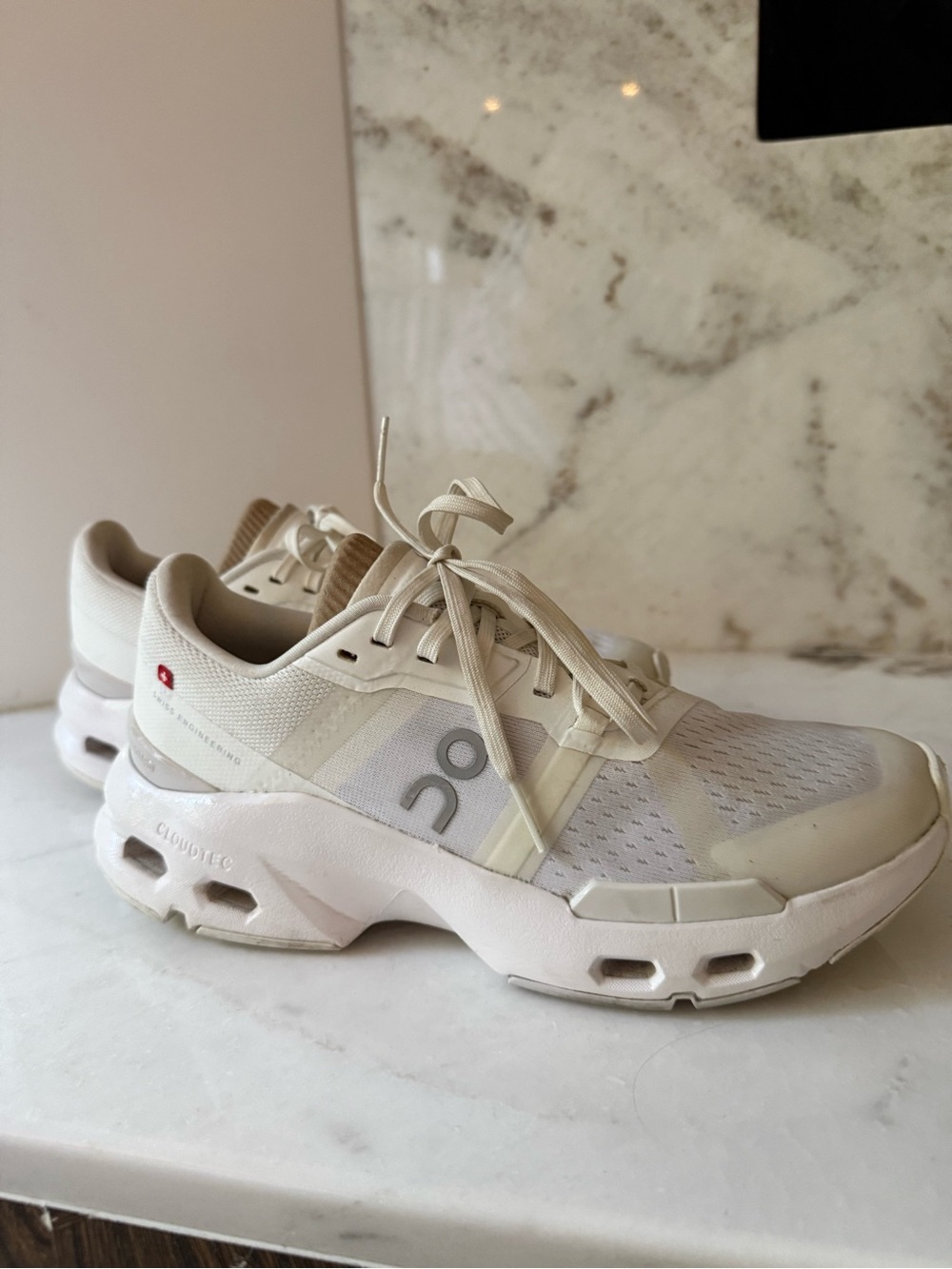 On Running Women's White Cloudpulse Athletic Shoes size 8